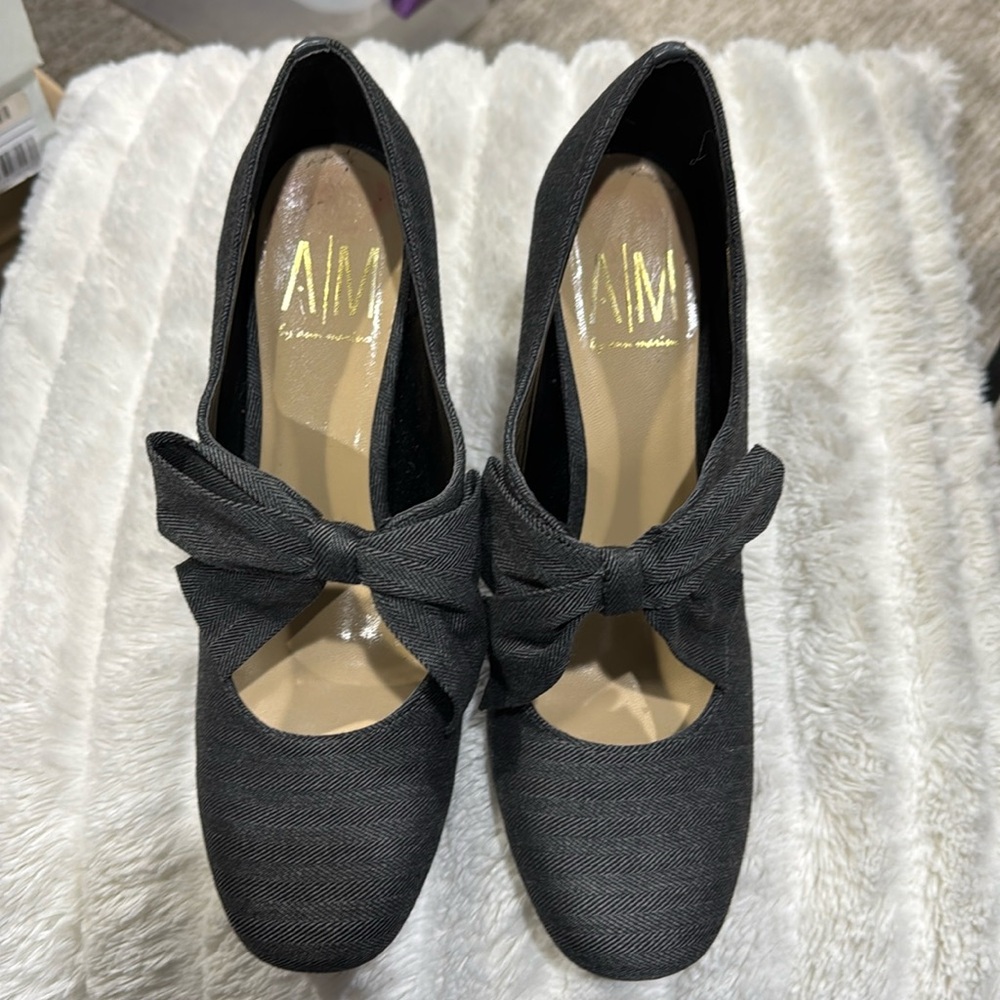 NWOT | Ann Marino Bow Pumps | Grey & Black Herringbone | Size 10M | Bow Accent